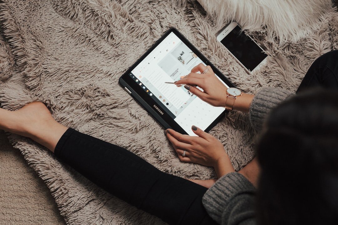 blog reader on tablet
